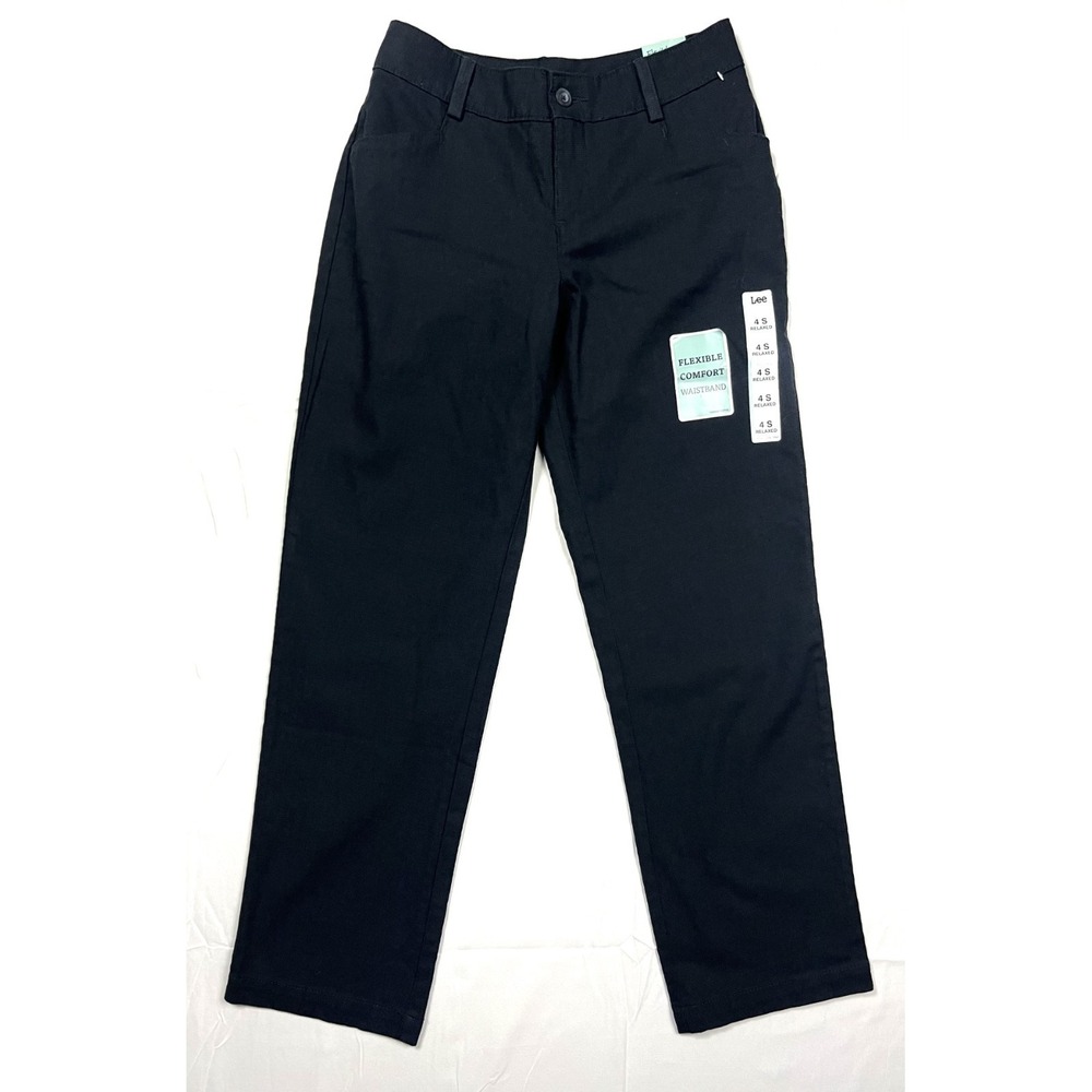 LEE Relaxed Fit Women's 4 Short Black Flexible Comfort Straight Leg NWT Stretch